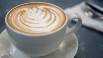 Der erste französische Kaffee bei der Städtereise Paris mit Reiseleitung