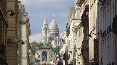 Nicht zu übersehen: Die Basilika Sacré-Coeur im Künstlerviertel Montmartre